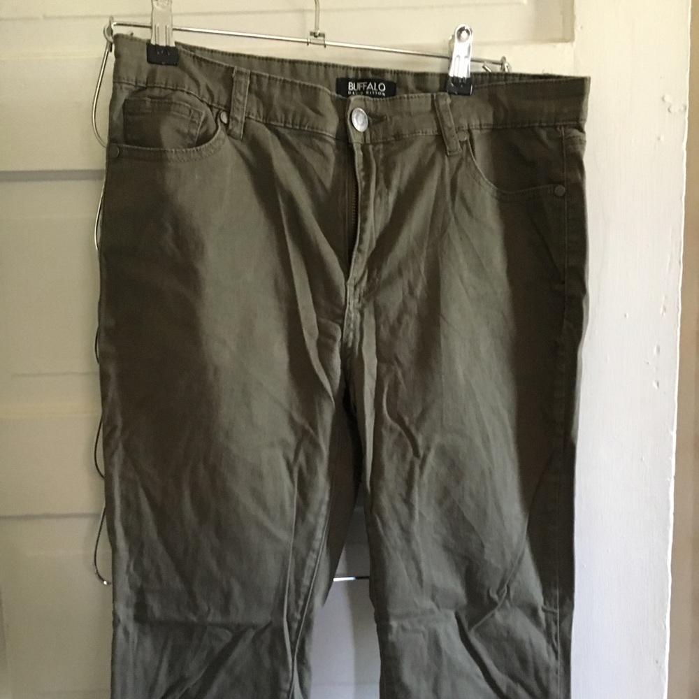 Capri pants